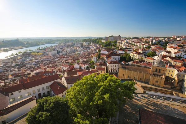Vista del centro histórico de Coimbra, Portugal —  Fotos de Stock