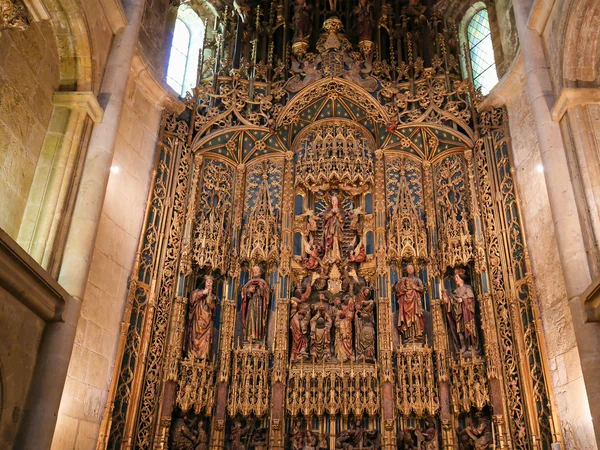 XV wieku tabernakulum w starej katedry w Coimbrze lub Se Velha — Zdjęcie stockowe