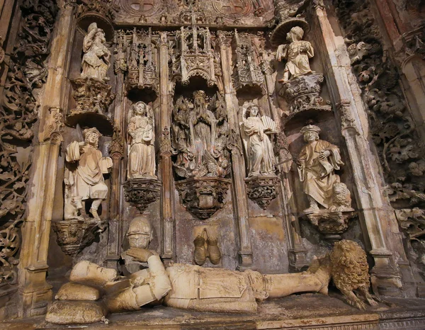 Tumba del Rey Alfonso Henriques en Monasterio de Santa Cruz (Coimbr — Foto de Stock