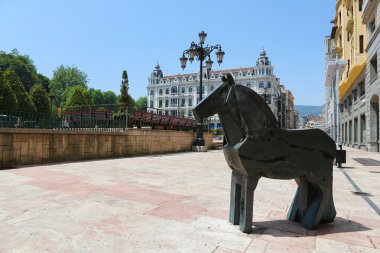 oviedo meydanda escandalera
