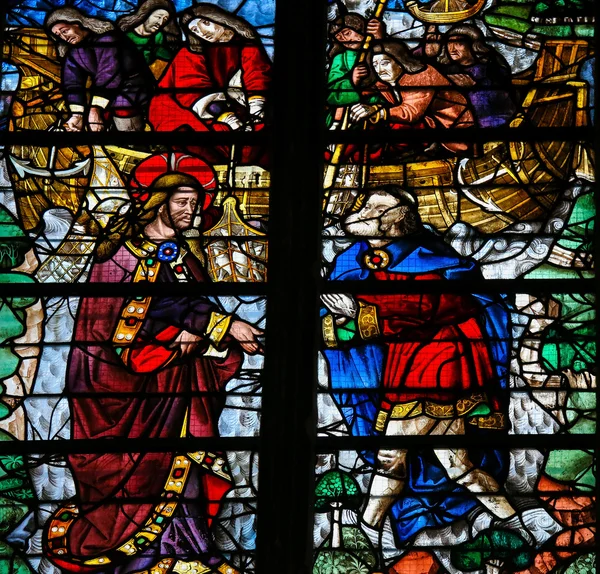 Saint Peter heet door Jezus - gebrandschilderd glas in Rouen Cathedra — Stockfoto