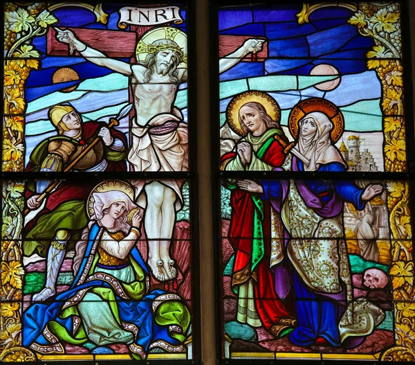 Jezus na krzyżu - witraże - Wielki Piątek — Zdjęcie stockowe