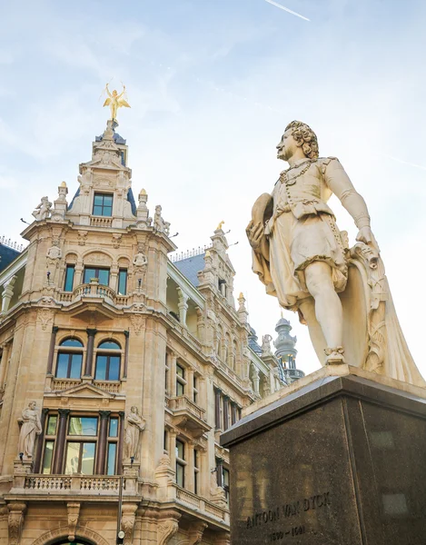 Statua del famoso pittore Anthony Van Dyck sul Meir in formica — Foto Stock