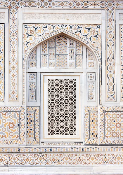 Decoração de parede no túmulo de I timad ud Daulah em Agra, Uttar — Fotografia de Stock