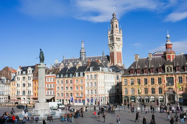 Centrální místo obecné de Gaulle v Lille, Francie. — Stock fotografie