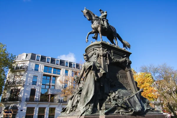 Конная статуя генерала Луи Фейдерба на площади Рихебе и — стоковое фото