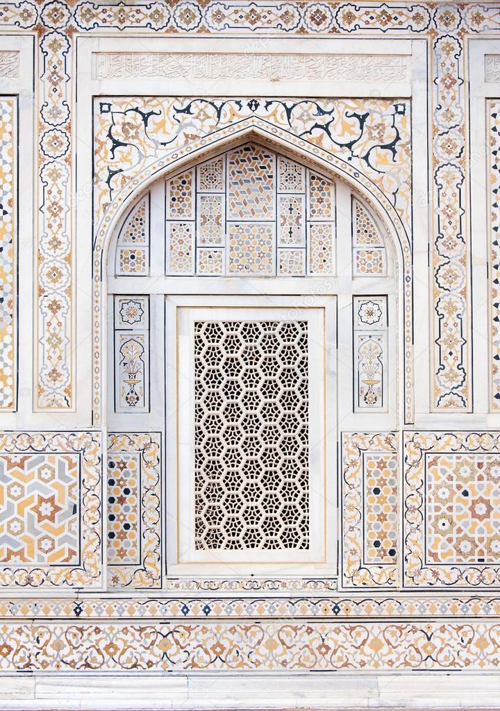 Wall decoration at the Tomb of I timad ud Daulah in Agra, Uttar 