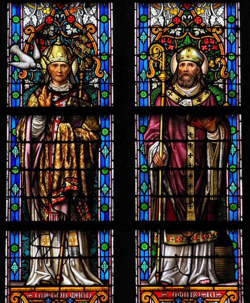 Barevné sklo svatého Řehoře a Saint Ambrosius v Den Bosc — Stock fotografie