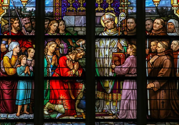 圣 Wilibrord 在书房博世大教堂的彩色玻璃 — 图库照片