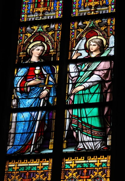 Vitrail de Sainte Barbara et un ange à Den Bosch Cathedr — Photo