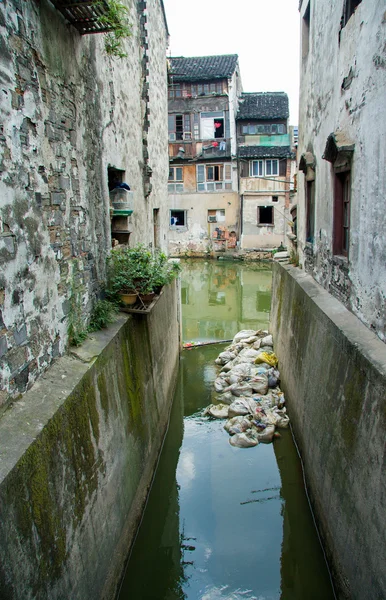 Grand Canal à travers le centre de Wuxi, province du Jiangsu, Chine — Photo