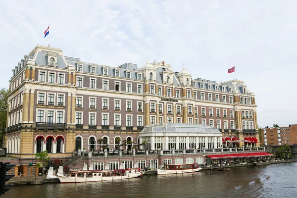 Amstel Hotel en el centro de Amsterdam, Países Bajos —  Fotos de Stock