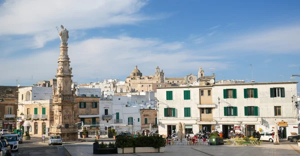 Standbeeld van San Oronzo in het centrum van Kos, Puglia, Italië — Stockfoto