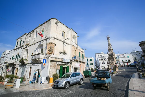 Estátua de San Oronzo no centro de Ostuni, Puglia, Itália — Fotografia de Stock