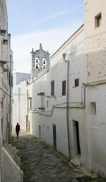 Straten in het centrum van het middeleeuwse stadje Ostuni in Puglia — Stockfoto