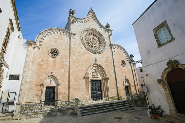 Ostuni, Puglia, Olaszország-székesegyház. — Stock Fotó