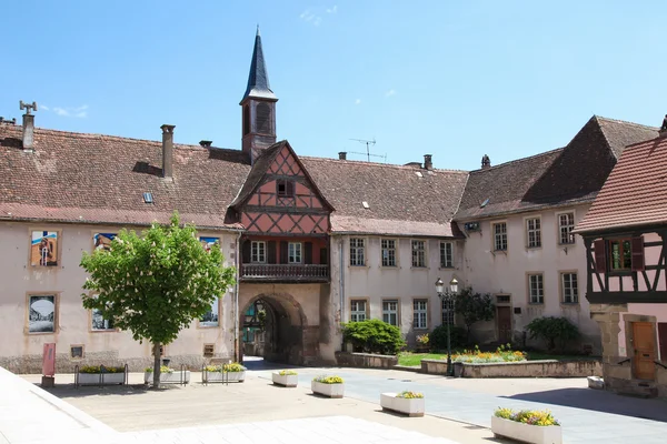 Centrale plein in Rosheim, Elzas, Frankrijk — Stockfoto