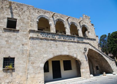 Belediye Sanat Galerisi'nin şehir adını Rhodes, Yunanistan