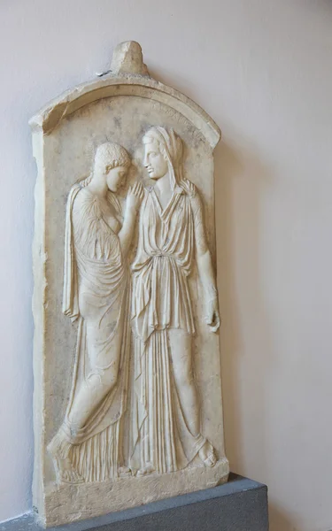 Allvarliga stele av Kalliarista i det arkeologiska museet i Rhodos — Stockfoto