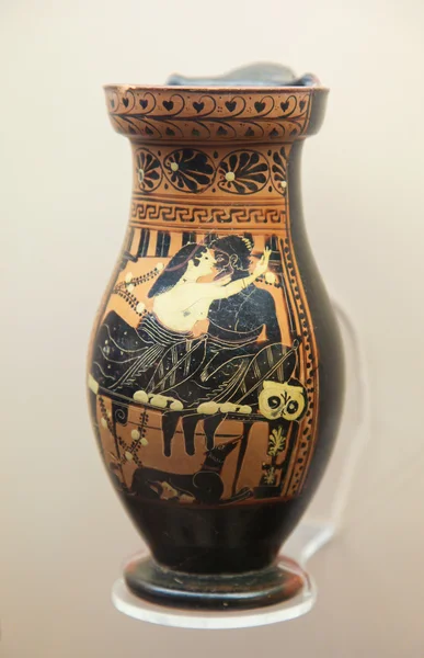 Ancient vase in Rhodes, Greece — 图库照片