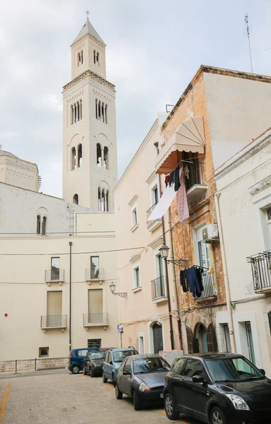 Башня собора Святого Сабино в Бари, Италия — стоковое фото