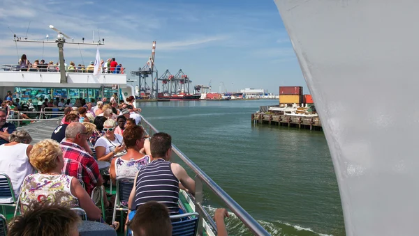 Cruzeiro pelo porto de Roterdão, Países Baixos — Fotografia de Stock