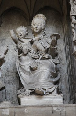 Chartres Katedrali