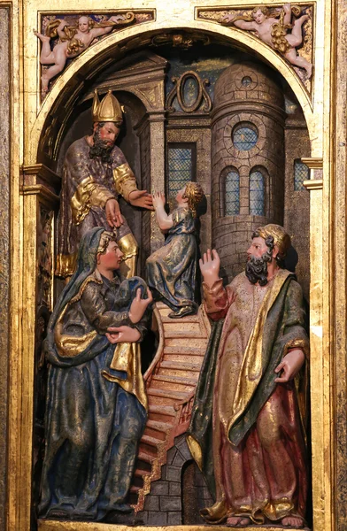 Polychroom standbeeld in de kathedraal van Burgos — Stockfoto