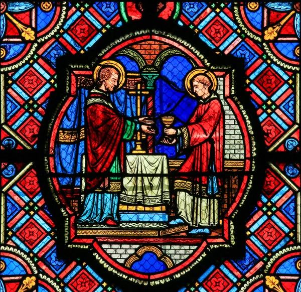 Gebrandschilderd glas in de kathedraal van Tours - Eucharistie — Stockfoto