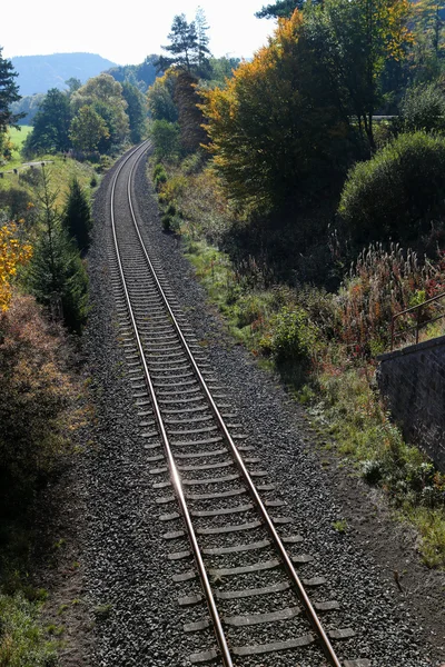 Järnvägsspår i en kurva — Stockfoto