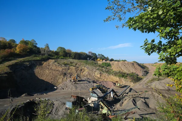 Macchinari in una cava a Vulkaneifel, Germania — Foto Stock