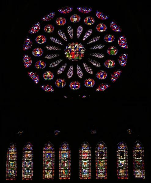 Vitray gül pencere içinde Cathedral of Leon, İspanya — Stok fotoğraf