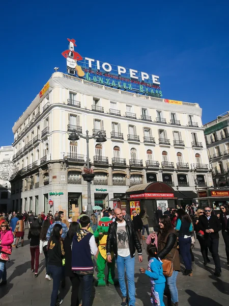 Anuncio de Tio Pepe en la Puerta del Sol en Madrid, España — Foto de Stock