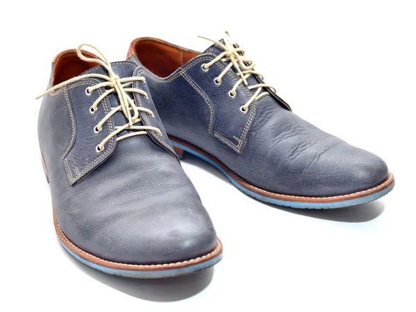 Zapatos de hombre azul aislados sobre un fondo blanco —  Fotos de Stock