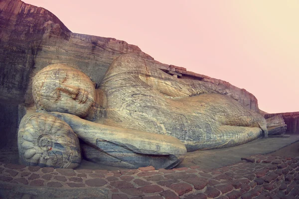 Slapende boeddha. Polonnaruwa, Sri-Lanka — Stockfoto