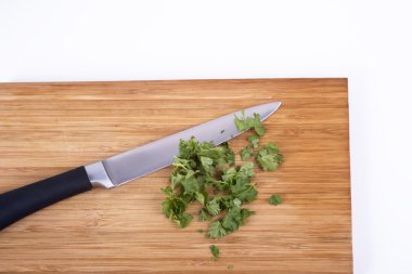 doğrama kurulu aşçılık üzerine maydanoz