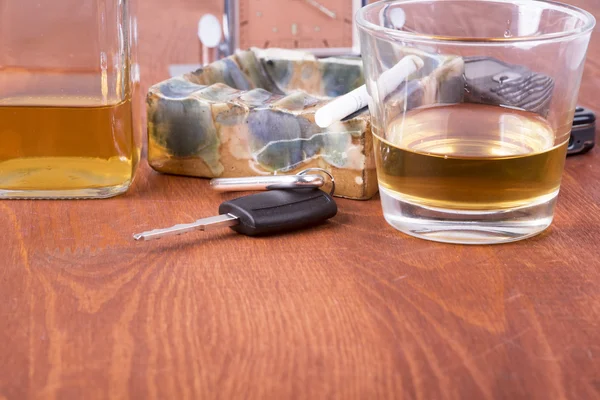 Alcohol, car, keys ,tragedy — Stock Photo, Image