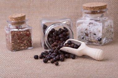 Ardıç ahşap kepçe ile konteyner ölçüm