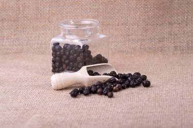 Ardıç ahşap kepçe ile konteyner ölçüm