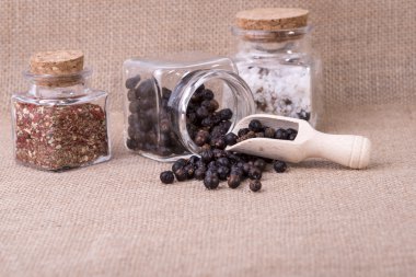 Ardıç ahşap kepçe ile konteyner ölçüm