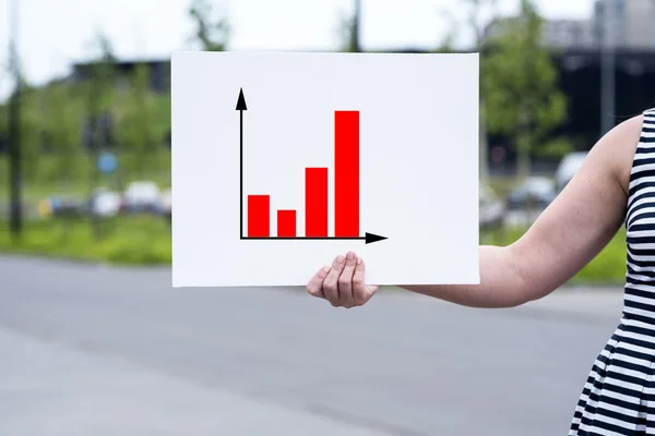 Kvinna som presenterar statistisk analys — Stockfoto