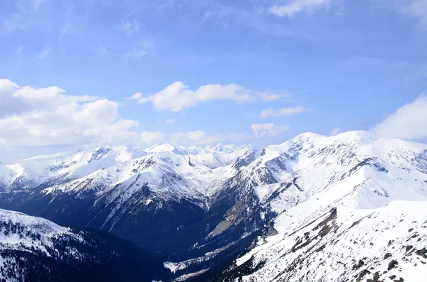 Panorama invernale delle montagne — Foto Stock