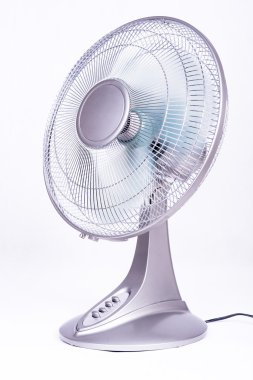 Beyaz bir arka plan üzerinde yeni fan