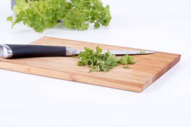 doğrama kurulu aşçılık üzerine maydanoz