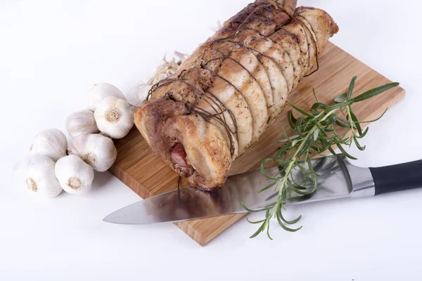 Bacon tradizionale cotto con erbe aromatiche — Foto Stock