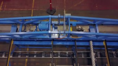 Ticari Toplu Yapım. Otomatik makine. Endüstriyel Fabrika Makineleri.