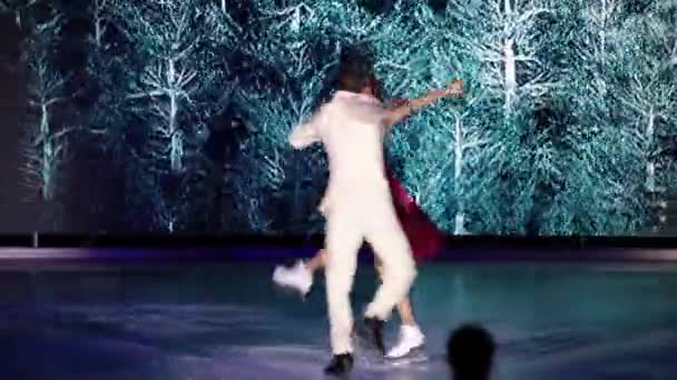 Малюнок катання на ковзанах на московському міжнародному фестивалі — стокове відео