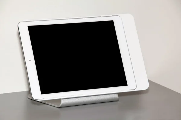 Tablet on the table — Stock Photo, Image