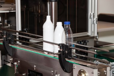 Paketleme süt şişeleri hattı