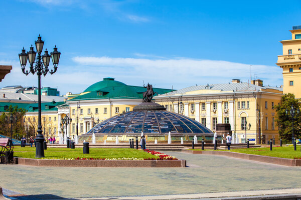 Знаменитая Московская Манежская площадь. Манежная площадь в центре Москвы, Россия
